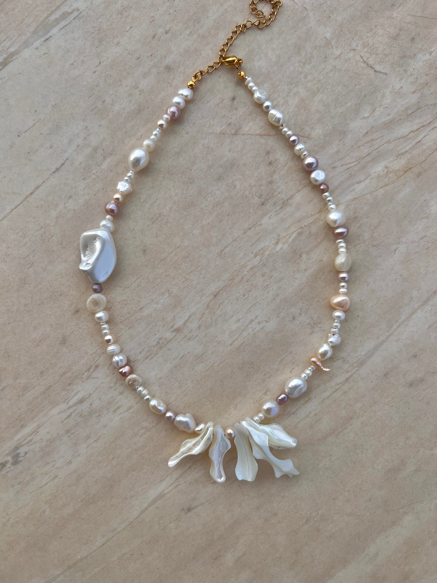 "IRIS" necklace